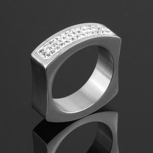 Anillos de Moda de Acero Inoxidable Estilo Japonés y Coreano, con Dos Filas de Diamantes Incrustados, Superficies Curvas Exteriores, Anillos Personalizados - Product Image 4