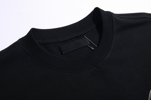 Camiseta Negra Oversize Unisex para Dropshipping con Estampado 'Champagne Toast', Estilo Casual Urbano, Manga Corta, Logo Frontal, 100% Algodón - Product Image 3