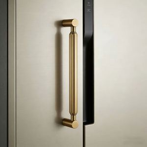 Manijas de latón de diseño europeo de varias longitudes personalizadas para refrigeradores, gabinetes de vino, armarios, cajones, hornos empotrados y lavavajillas - Product Image 1