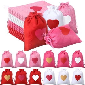 Pochette à cordon en forme de cœur pour la Saint-Valentin, sac de rangement pour cadeaux de mariage, sac décoratif en tissu de lin pour emballage de cadeaux - Product Image 1