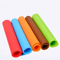 Vente en gros de tapis de table en silicone antidérapant sans BPA, 40 x 30 cm, personnalisé, épaisseur 2 mm