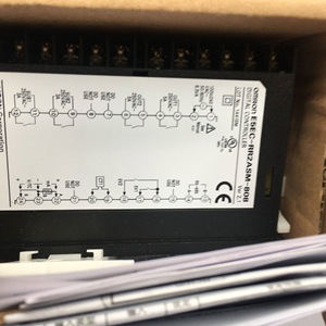 Interrupteur à température contrôlée authentique E5EC-QR2ASM-800 12V DC 50A IP21 pour la domotique - Product Image 4