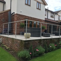 Rampe en câble métallique en acier inoxydable moderne sur mesure pour escalier d'appartement, balcon - Utilisation intérieure/extérieure pour villas et hôtels