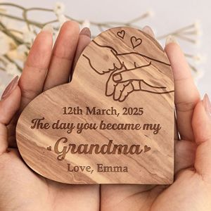 Cadeau personnalisé en bois en forme de cœur gravé au laser pour la fête des mères avec message personnalisé en pin - Product Image 3