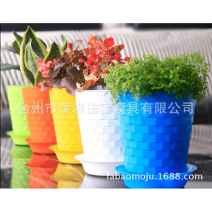 Pots de fleurs en plastique avec trous de drainage et plateaux pour une utilisation sur bureau, design circulaire, ensemble multicolore - Product Image 2
