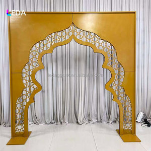 Arco Decorativo LEDA Estilo Indio con Patrón Tallado, Desmontable, Color Dorado, de Hierro, para Decoración de Eventos y Bodas - Product Image 2