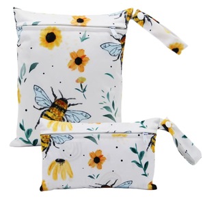2 Bolsas Impermeables Reutilizables Pequeñas y Portátiles de TPU con Cierre de Cremallera para Guardar Pañales, Bolsas de Viaje para el Gimnasio, Bolsas para Pañales Mojados - Product Image 6