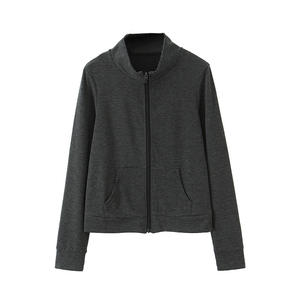 รันฉีเสื้อโค้ทผ้าฟลีซสำหรับผู้หญิงไซส์ใหญ่ สีดำลายทางสีเทา ซิปด้านหน้า ความหนาปานกลาง ผ้าโพลีเอสเตอร์ เหมาะสำหรับใส่ในฤดูใบไม้ร่วง - Product Image 1