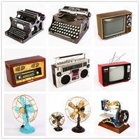 Ensemble d'ornements de décoration de bureau vintage en métal, miniatures rétro : machine à écrire, téléviseur, radio, ventilateur, machine à coudre, style antique