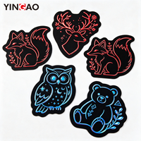 Etiquetas Adhesivas de Vinilo PVC Resistentes al Agua con Logotipo UV en Relieve 3D Personalizado, Calcomanías Brillantes de Alta Definición con Corte Personalizado