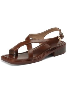 Kadınlar İçin Niş Tasarım Çapraz Askılı Roma Sandaletleri Yaz 2025 Yeni Retro Kahverengi Düz Açık Burunlu Düz Plaj Ayakkabıları Moda Trendi - Product Image 2