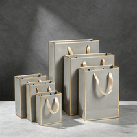 Individuelle Logo-Farbige Recycelbare Kraftpapier-Kartonverpackungstaschen mit Handgriff für Schuhboutiquen und Geschenke