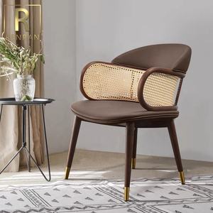 Chaise de salle à manger en rotin bois massif de style nordique, avec dossier, accoudoir, style rétro, en cuir médiéval - Product Image 2