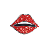 Alfileres de solapa artesanales de Metal de alta calidad personalizados, fabricante de alfileres de esmalte de aleación de Zinc con labios rojos elegantes, broche de regalos