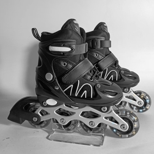 Ruedas De Patin <span class=keywords><strong>pas</strong></span> <span class=keywords><strong>cher</strong></span> <span class=keywords><strong>quatre</strong></span> roues clignotant patins à roulettes réglable chaussures de patinage à roulettes pour garçons enfants filles - Product Image 6