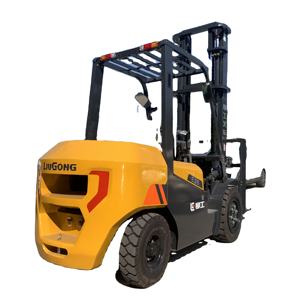 NWE LIUGONG 3.5TON carretilla elevadora diésel 4,5 M con mástil de dos etapas carretilla elevadora de cambio lateral - Product Image 1