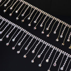 Rouleau de robe à franges en strass fait à la main Applique Gland Chaîne Colliers en cristal Décoration de pierre de verre Vêtements Sacs Motif - Product Image 1