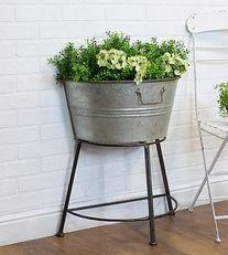 Macetas Modernas de Terracota y Metal de Calidad de Exportación con Acabado Resistente a los Rayos UV para Balcón, Patio, Césped y Jardines Urbanos en Venta - Product Image 6