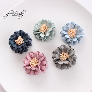 Flores de cuero sintético de 4cm con <span class=keywords><strong>estambre</strong></span>, tela artesanal, flores artificiales, accesorios para el cabello DIY, cuatro estaciones, Unisex - Product Image 1