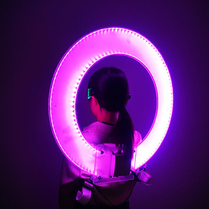 Mochila LED Brillante con Efecto Halo para Actuaciones en Escenario y Eventos Nocturnos, Material Acrílico - Product Image 2