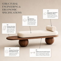 Banc-lit moderne Japandi en noyer massif avec pieds sphériques, coussin en bouclette crème et oreiller de soutien pour hôtel et villa