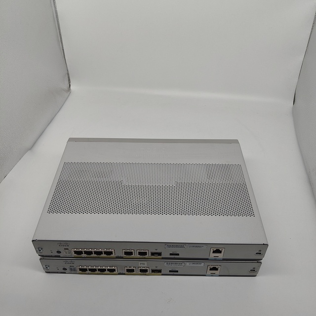 Original Used ISR C1111-4P/C1116-4P/C1117-4P/C1113-8P Router Integrated Business Gigabit Gigabit Enterprise Router
