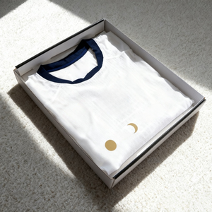 Set Jersey Sepak Bola yang Dapat Disesuaikan Unisex dengan Cetak Transfer Panas, Jersey Sepak Bola Bernapas dengan Kerah V Lengan Pendek 100% Poliester - Product Image 2