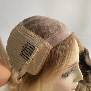 100% cru cabelo humano seda top trama costas nós invisíveis couro cabeludo natural peruca curta luz loiro destaque cores prontas para enviar - Product Image 1