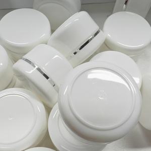 Envase de Plástico para Crema Facial Cosmética de Lujo en Existencia, 20g 50g 100g 250g, Borde Dorado, Blanco, Tarro de Crema de Plástico PP - Product Image 4