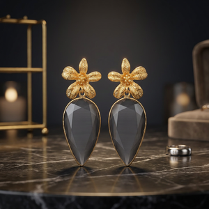Pendientes Colgantes de Plata de Ley con Baño de Oro, Diseño Floral y Piedra Preciosa Monalisa Negra en Forma de Lágrima, Elegantes y Facetados, Joyería al por Mayor - Product Image 2