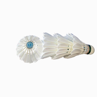 Balles de badminton personnalisées abordables, durables et légères, 12 par paquet, plumes naturelles, frappes droites, performance stable