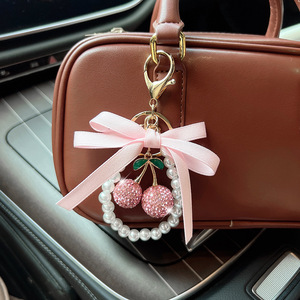 Llavero de Cereza con Perlas y Lazo, Exquisito Colgante para Bolso, Accesorios, Llavero con Dije de Cereza, Regalo para el Día de la Madre, Llaveros de Cereza - Product Image 6