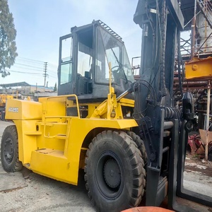 Chariot élévateur Komatsu d'occasion 25T 4x4 Diesel à mât triple, en bon état de fonctionnement, machine de construction à vendre - Product Image 4