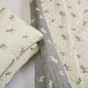 بيع بالجملة مفروشات فندقية لجميع المواسم مريحة ناعمة قابلة للعكس كوخ مفرش سرير لحاف مزدوج - Product Image 6