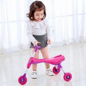 Vélo d'équilibre pour enfants rose pliable à trois roues pour tout-petits unisexe - Product Image 1