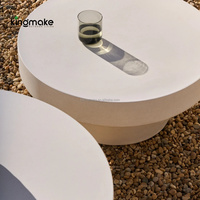Ensemble de meubles d'extérieur élégants, différentes tailles, table de jardin, tables basses modernes en béton pour patio, hôtel, salon