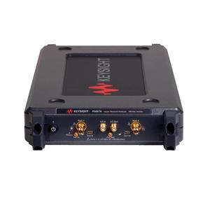 Analyseur de protocole compact Keysight P5020b, 9 kHz à 4,5 GHz, 4 ou 6 ports, écran LED de 7 pouces, précision de 1 ppm - Product Image 1