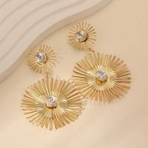 Pendientes de Botón Estilo Europeo y Americano, Diseño Clásico de Moda, Chapados en Oro de 14K, Regalo Unisex - Product Image 1