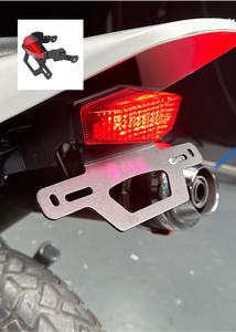 กรอบป้ายทะเบียนมอเตอร์ไซค์ Teco สแตนเลสสีดำ สำหรับรุ่น XR ซีรีส์ 2025 พร้อมขายึดด้านหลัง รับประกัน 10 ปี - Product Image 4