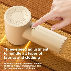 Mini <span class=keywords><strong>rasoir</strong></span> électrique portable pour éliminer les bouloches, les peluches et les poils des vêtements, des pulls et autres textiles - Product Image 4