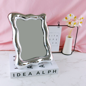 กระจกเดสก์ท็อปโต๊ะสีเงินใหม่มีในสต็อกกระจกแต่งหน้าในห้องน้ำกระจกขนาดเล็กรองรับโลโก้ที่กำหนดเอง - Product Image 2