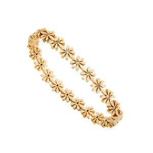 Conjunto de Joyería con Diseño de Flor de Margarita |   Collar, Pulsera, Aretes y Brazalete de Acero Inoxidable con Baño de Oro PVD de 18K, Hipoalergénicos e Impermeables - Product Image 5