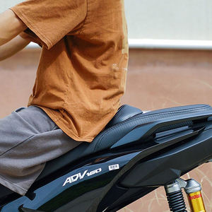 Siège de <span class=keywords><strong>moto</strong></span> personnalisé en cuir pour conducteur et passager, confortable, avec dossier pour Honda Adv160 - Product Image 6