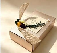 Boîte cadeau en papier froissé faite à la main sur mesure, fermeture magnétique, recyclable, ruban en chanvre de luxe, décorée de fleurs séchées, emballage pour