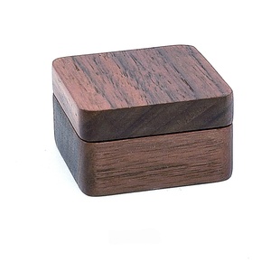 Caixa de Armazenamento Elegante em Madeira de Noz com Logo Personalizado para Gravatas Magnéticas Masculinas, Embalagem para Joias Masculinas - Product Image 6