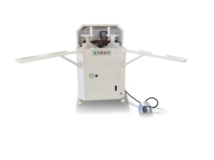 Machine de nettoyage d'angle de fenêtre en PVC CNC de haute qualité, ligne de traitement CNC pour fenêtres et portes en PVC - Product Image 1