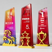 Trophée en cristal personnalisé HBL gravé et imprimé en couleur avec ornement métallique pour la cérémonie annuelle des élites d'entreprise