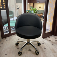 Petite chaise en cuir réglable en hauteur pour les clients/techniciens, roues, capacité de charge étanche pour les salons/hôtels/beauté