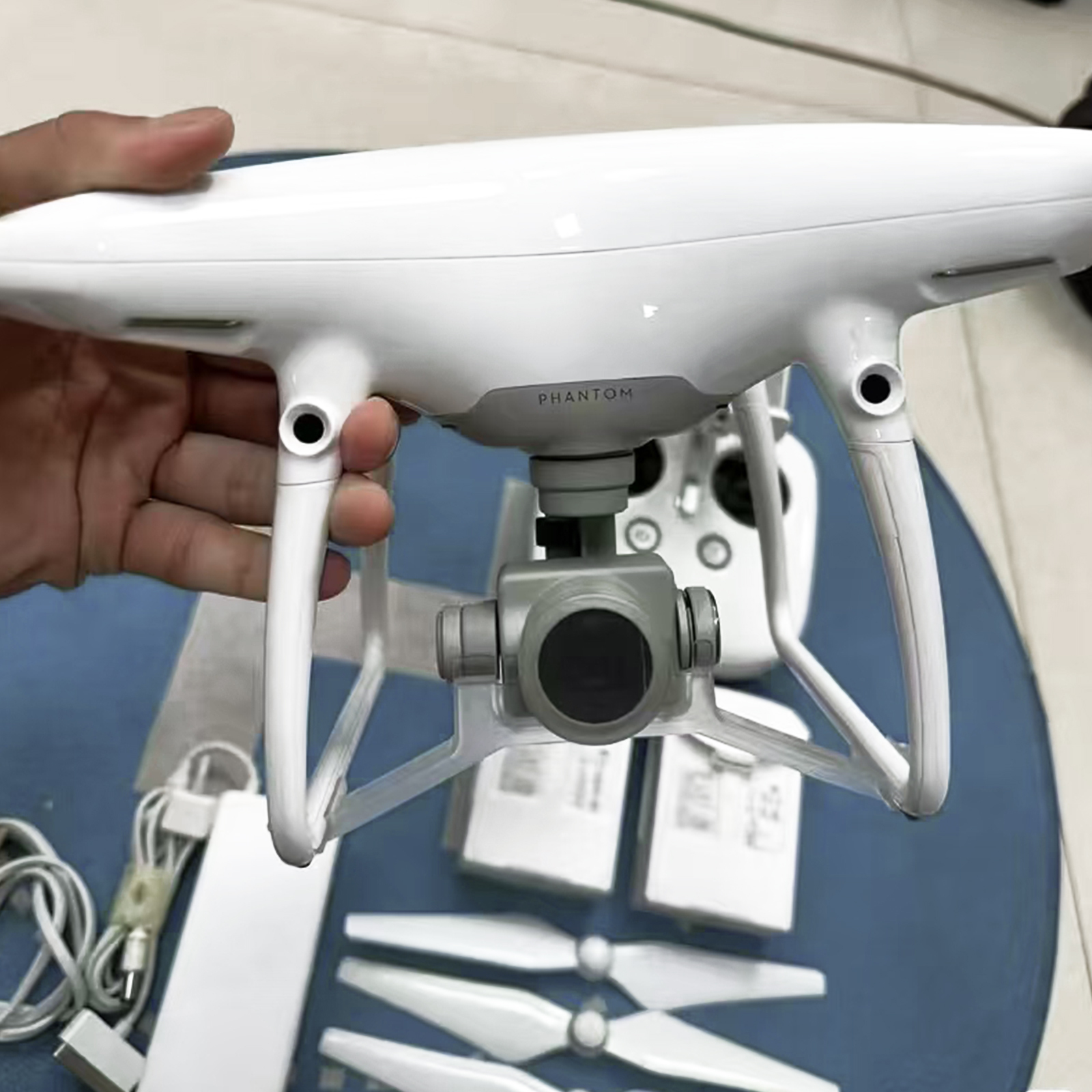 在庫あり DJI Phantom 4 Pro V2.0 ドローン 4Kカメラ・障害物センサー付き