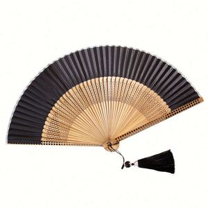 Abanico Plegable de Seda Personalizable con Nombre de los Novios, Fecha y Diseño Floral para Bodas, Fiestas y Recuerdos - Product Image 1